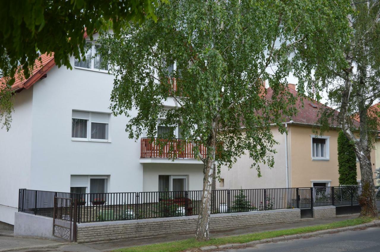 Varga Apartman Héviz Zewnętrze zdjęcie