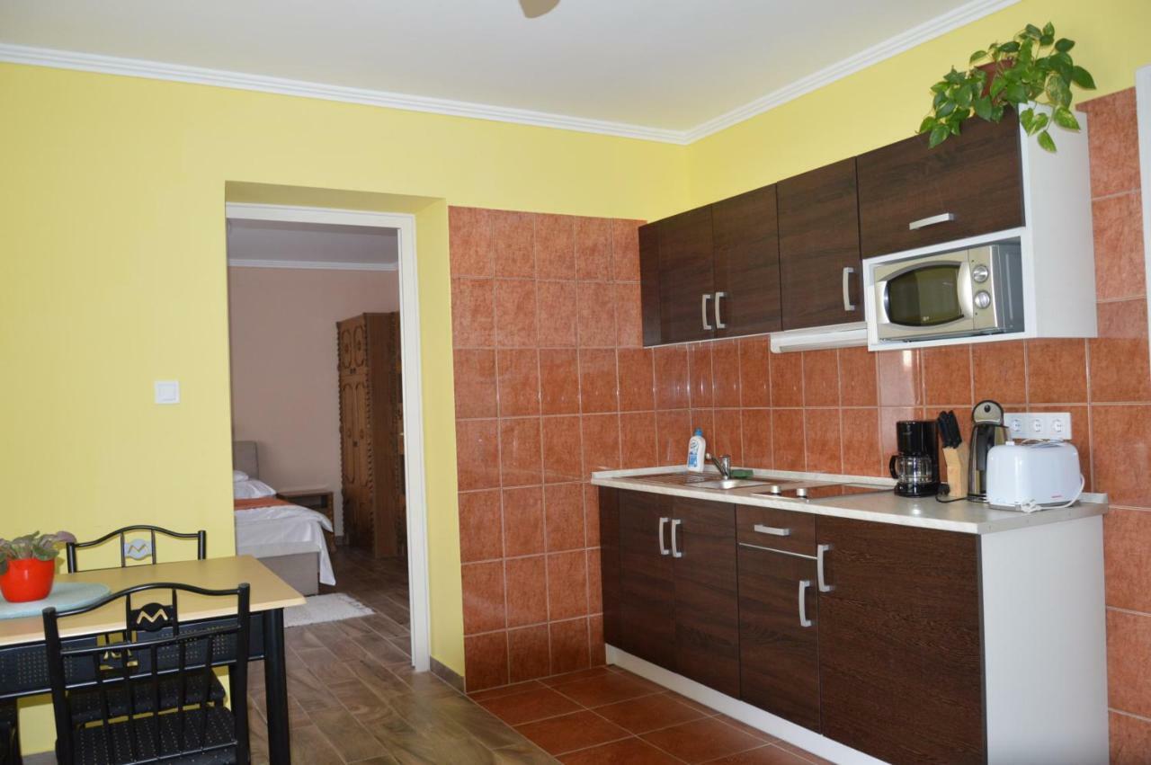Varga Apartman Héviz Zewnętrze zdjęcie